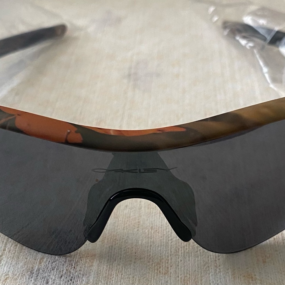 These are Oakley and there color brown